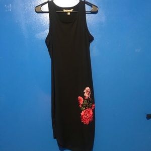 Black bodycon dress with rose aplique